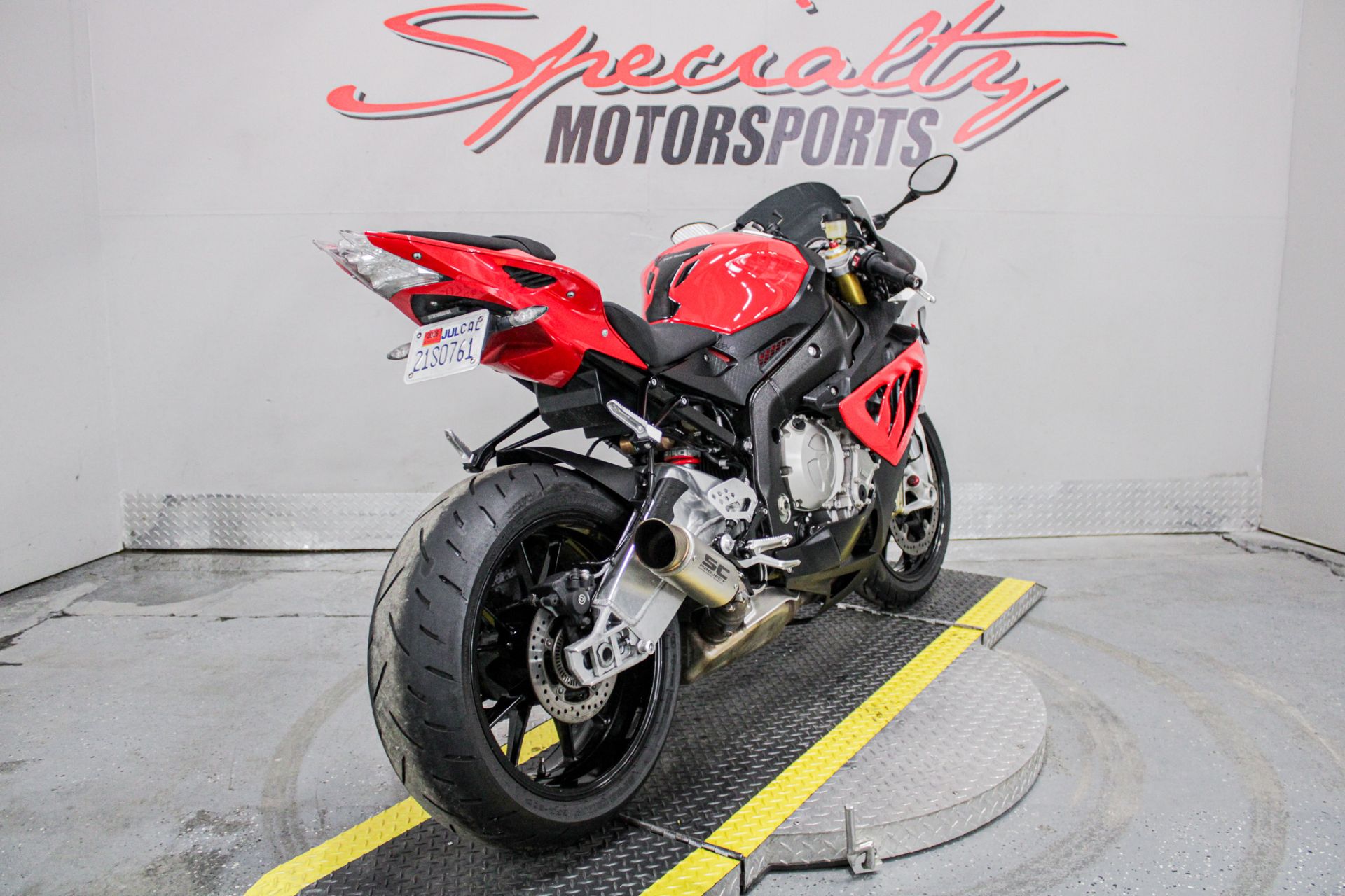 Rear Right Side Angle - Photo 5