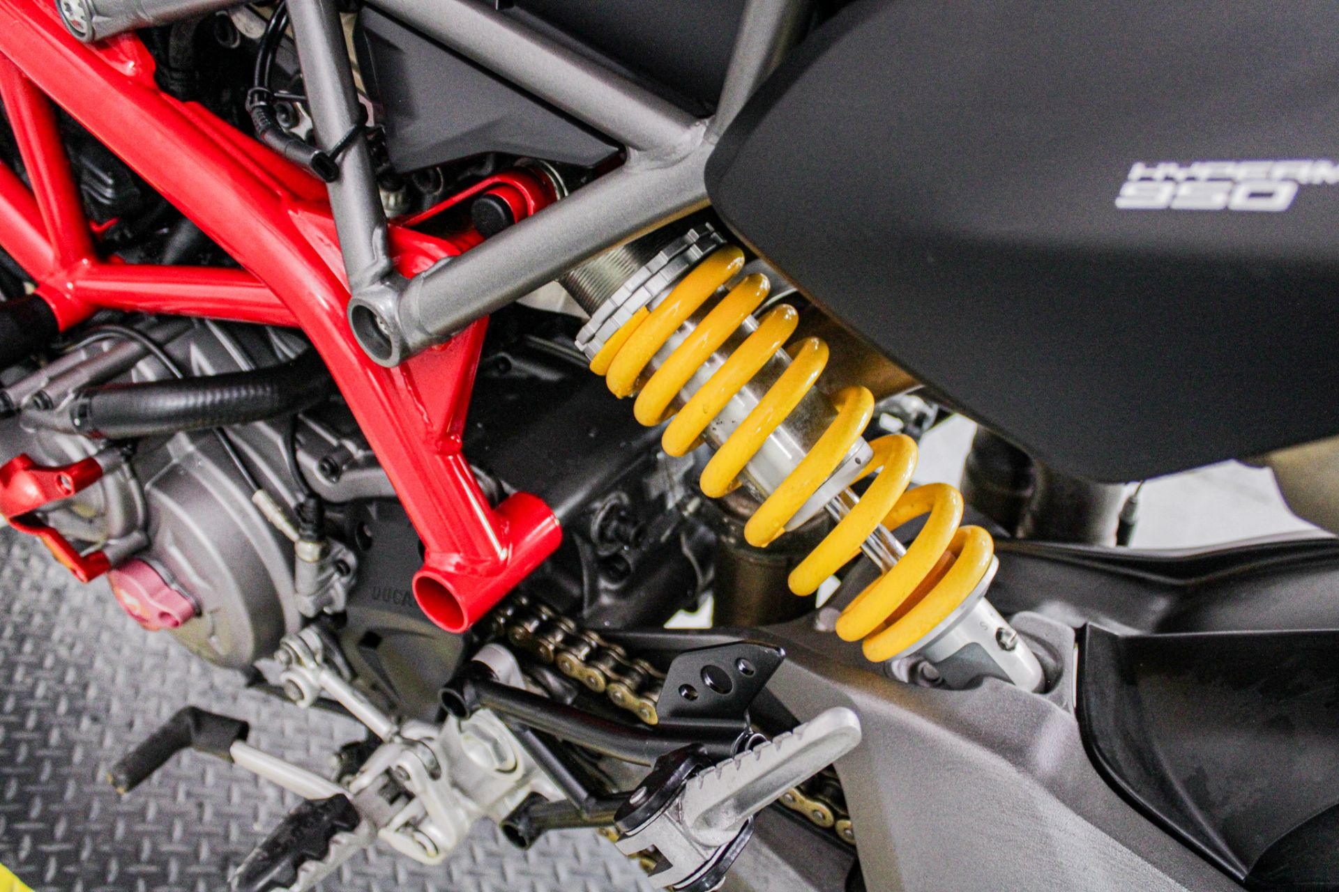 Suspension - Photo 16