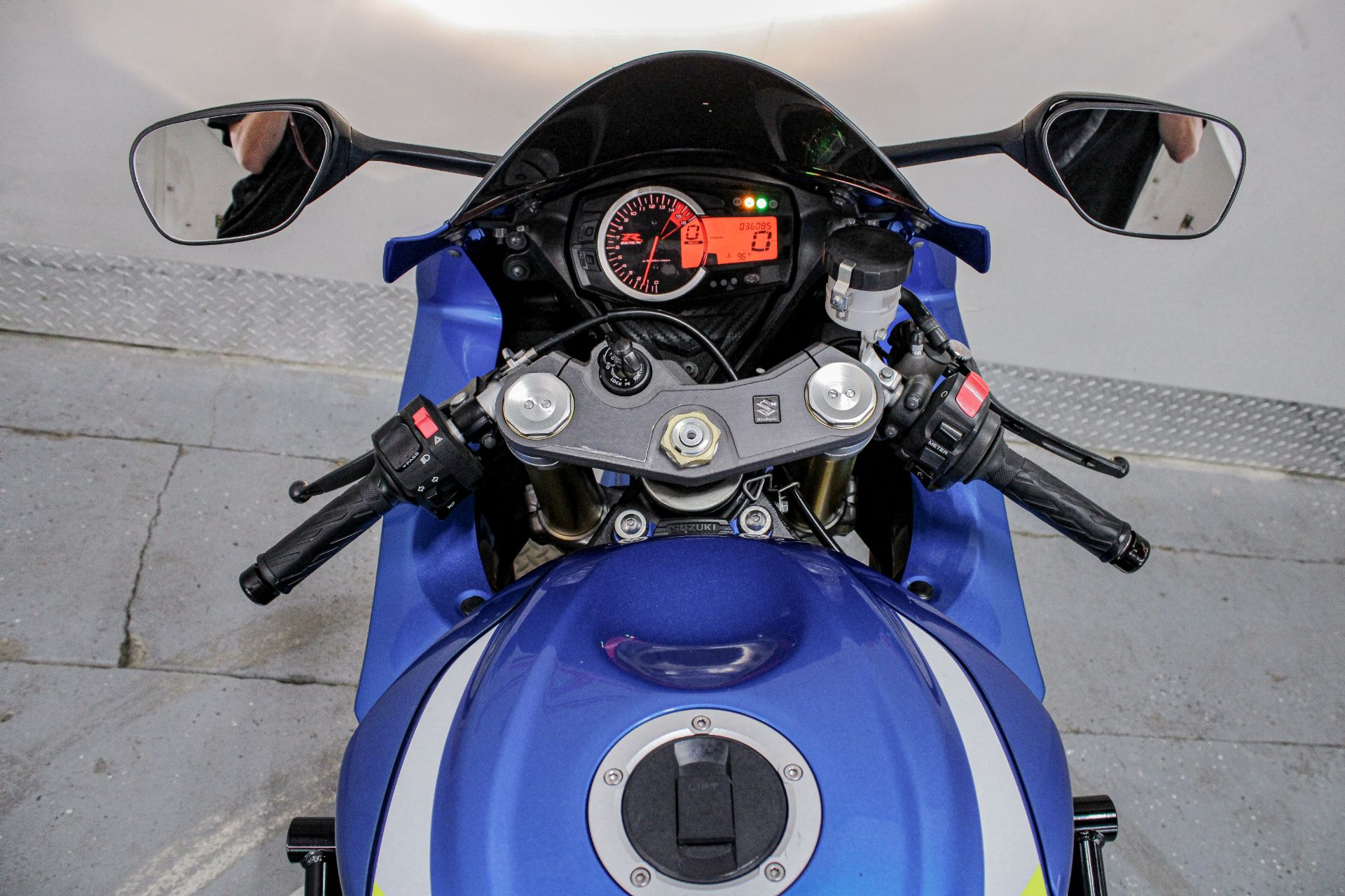 2015 Suzuki GSX-R750 in Sacramento, California - Photo 18
