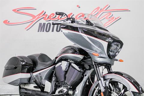 2015 Victory Magnum™ in Sacramento, California - Photo 13