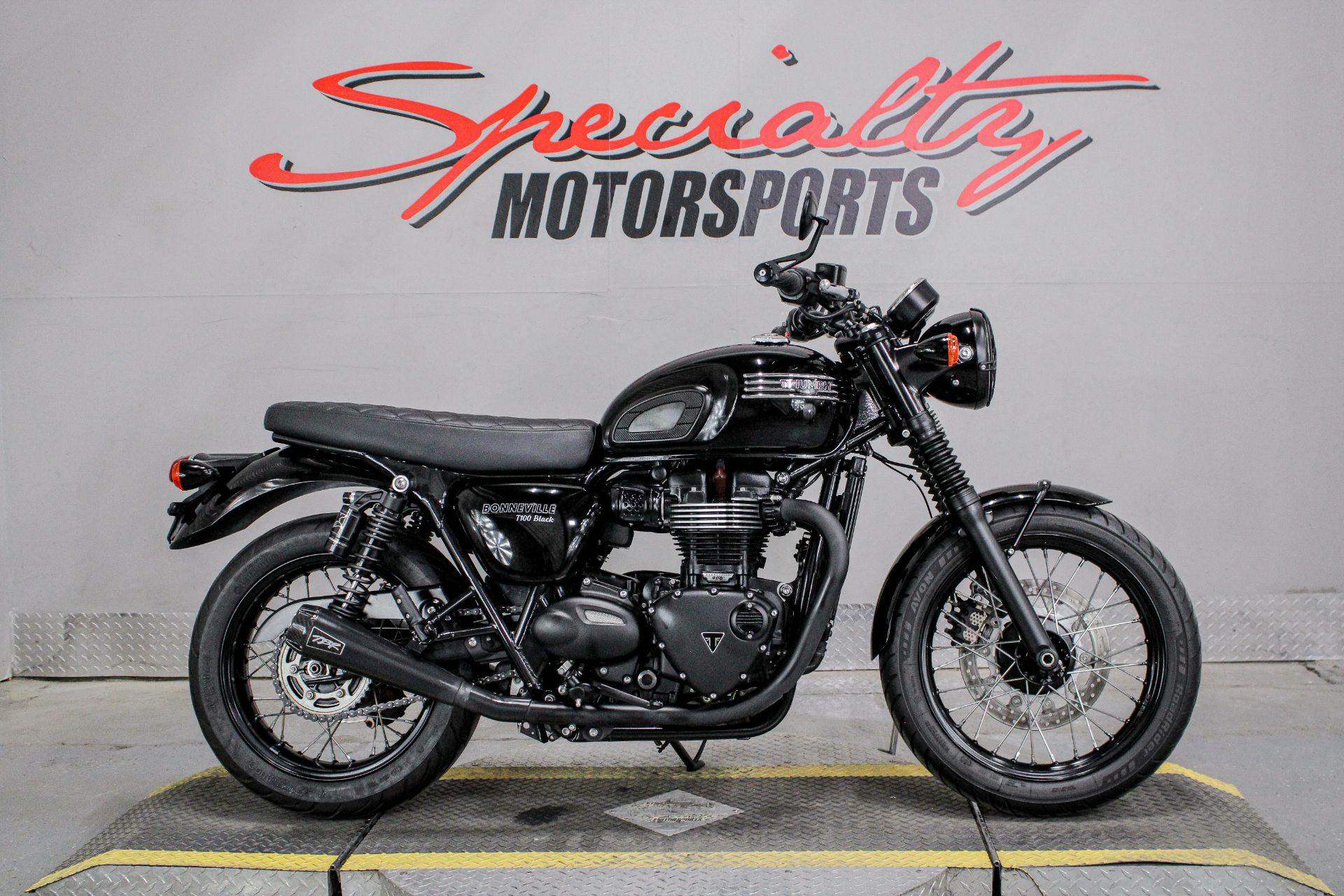 2008 Triumph BONNEVILLE BLACK - 865cc Standard Equipment & Specs
