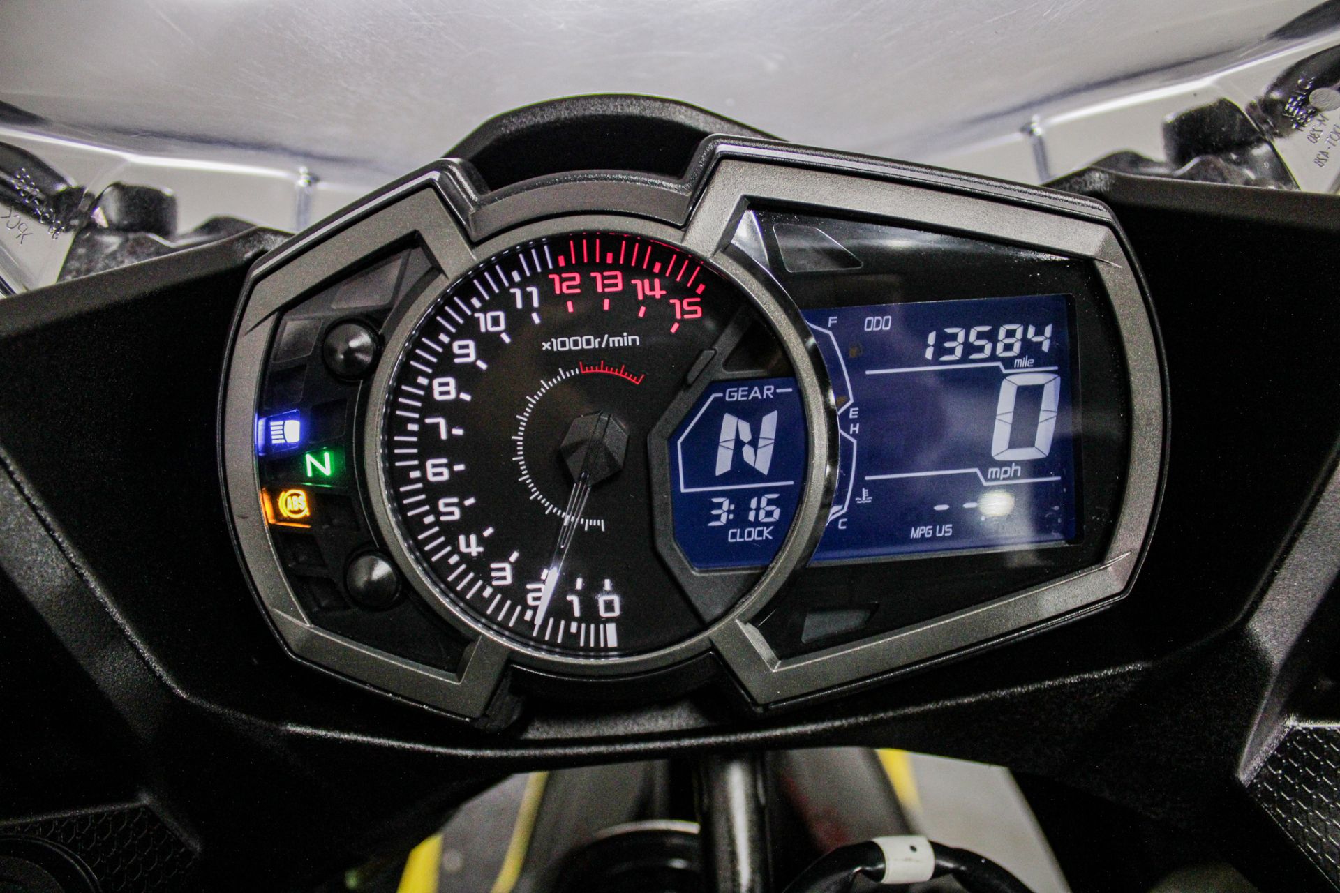 2019 Kawasaki Ninja 400 ABS in Sacramento, California - Photo 17