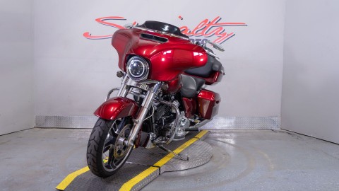 2017 Harley-Davidson Street Glide® in Sacramento, California - Photo 3