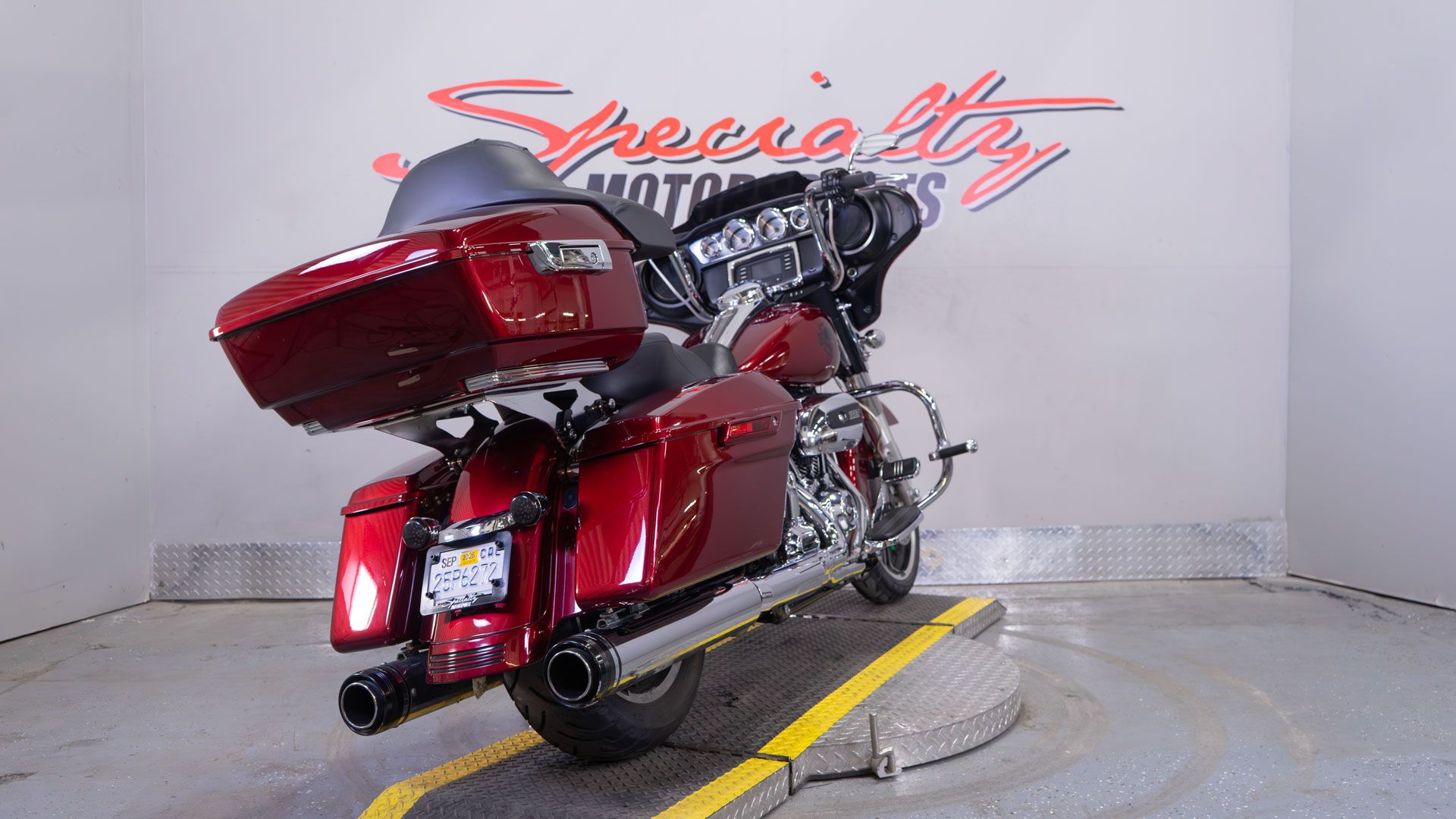 2017 Harley-Davidson Street Glide® in Sacramento, California - Photo 7