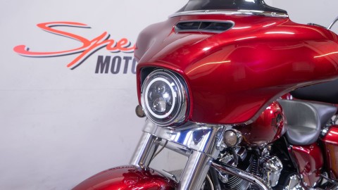 2017 Harley-Davidson Street Glide® in Sacramento, California - Photo 8