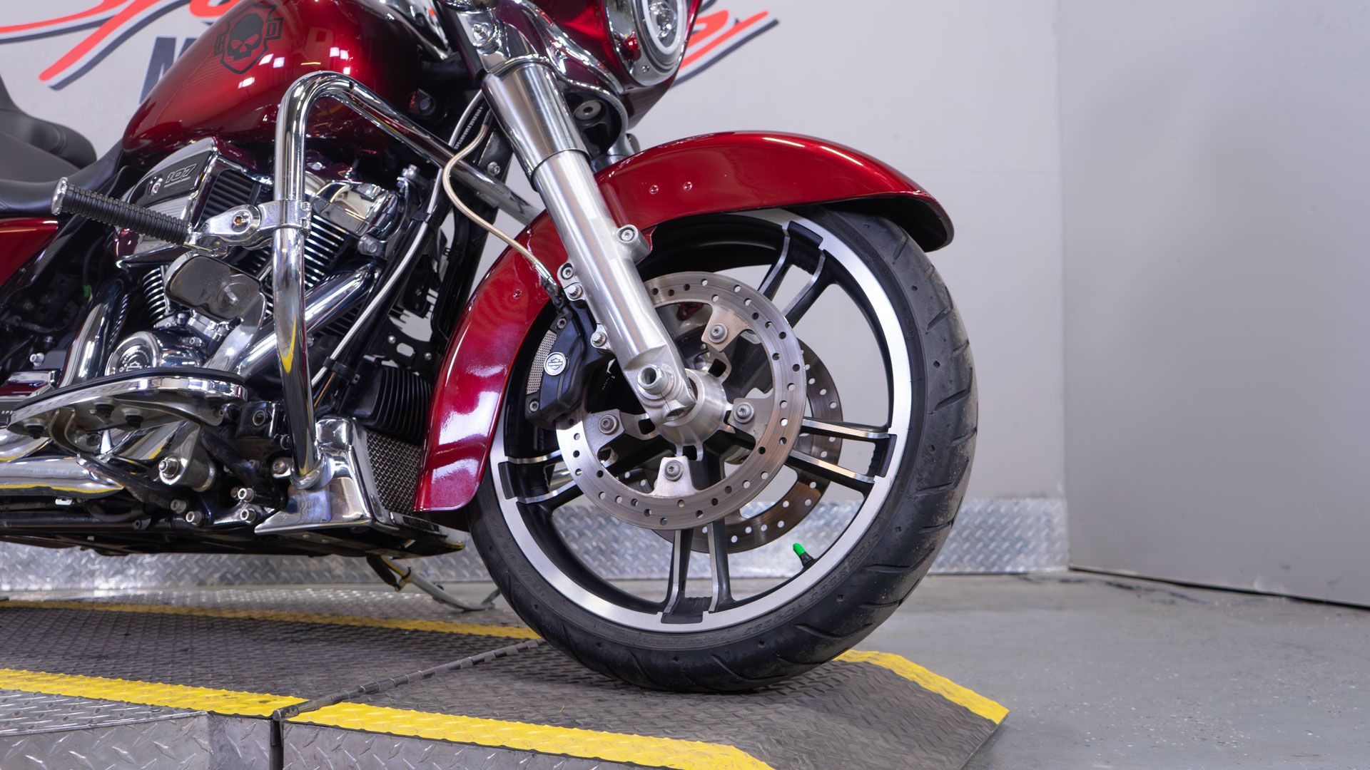 2017 Harley-Davidson Street Glide® in Sacramento, California - Photo 9