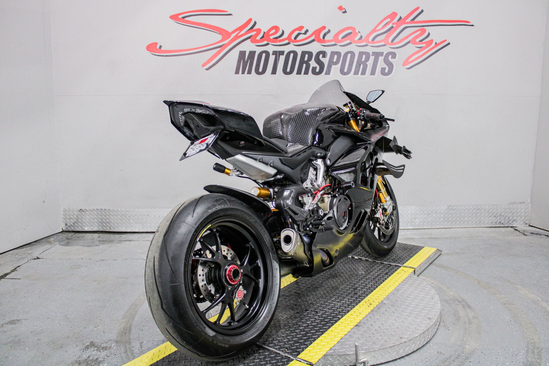 Rear Right Side Angle - Photo 5