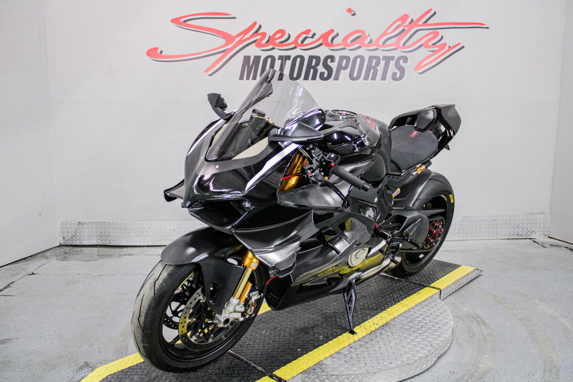 Front Left Side View - Photo 10