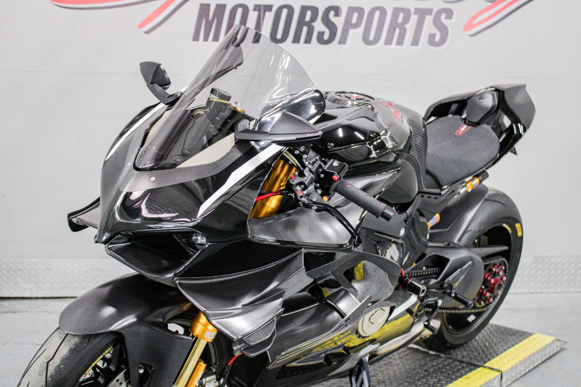 Front Left Zoomed In - Photo 11