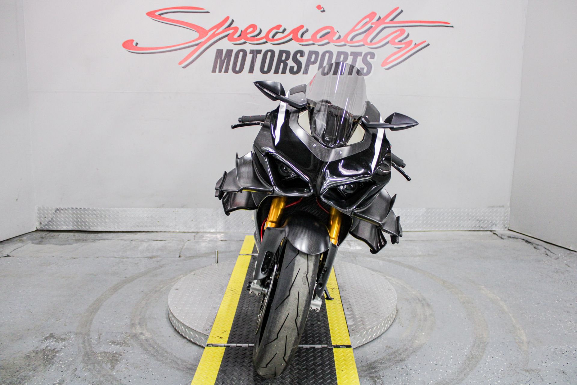 Front View - Photo 12