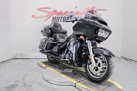 2017 Harley-Davidson Road Glide® Ultra in Sacramento, California - Photo 12