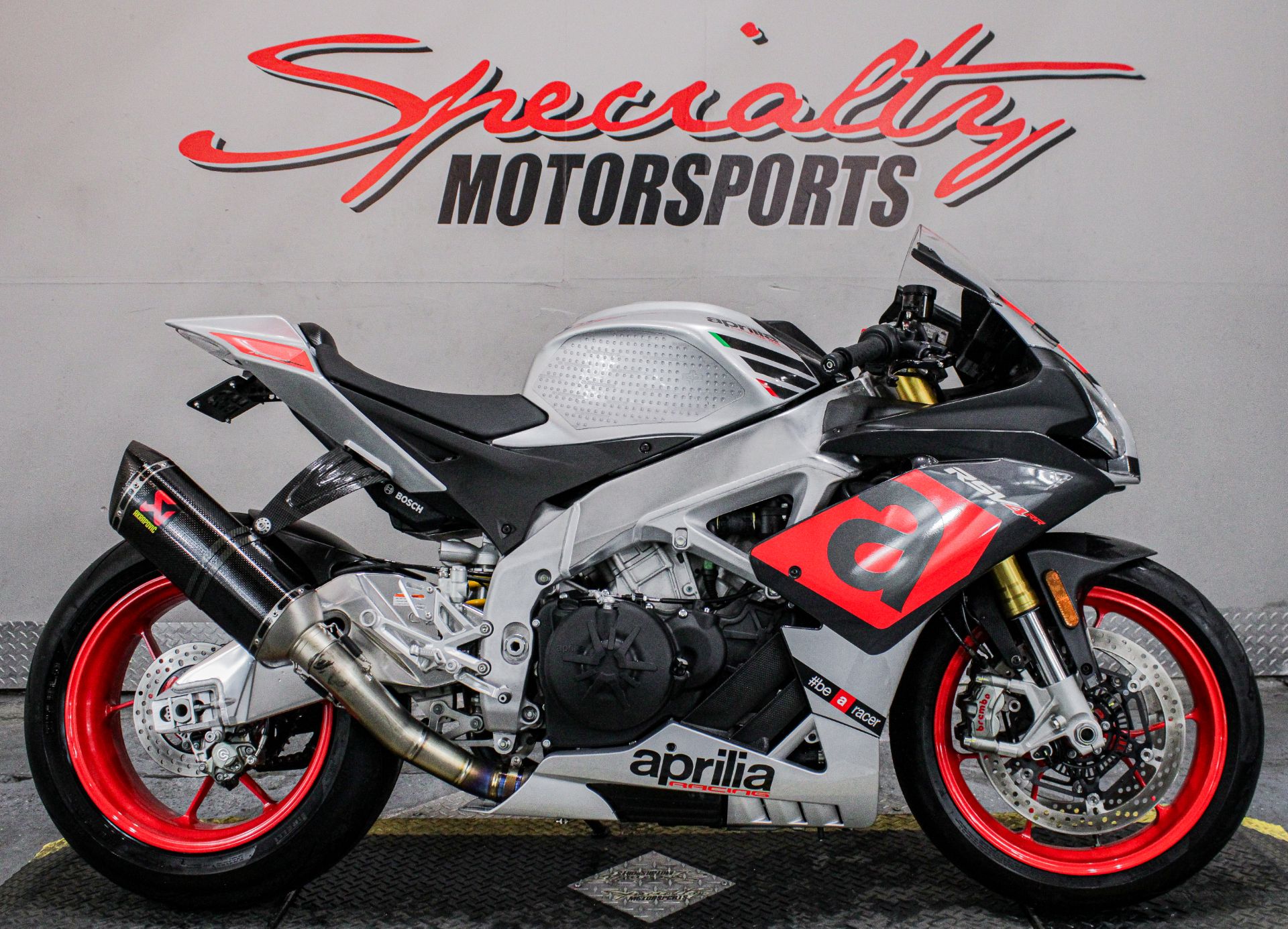 Aprilia RSV4 Image