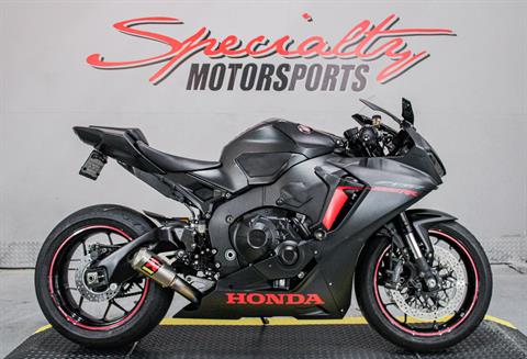 HON000962 - 2017 - Honda - CBR1000RR ABS  Specialty Motorsports - Photo 1