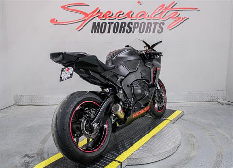 HON000962 - 2017 - Honda - CBR1000RR ABS Rear Right Side Angle - Photo 5