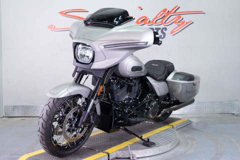 2023 Harley-Davidson CVO™ Street Glide® in Sacramento, California - Photo 3