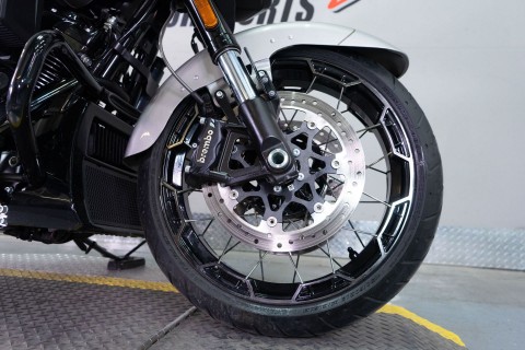 2023 Harley-Davidson CVO™ Street Glide® in Sacramento, California - Photo 7