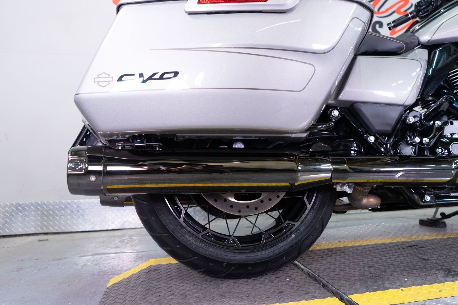 2023 Harley-Davidson CVO™ Street Glide® in Sacramento, California - Photo 8