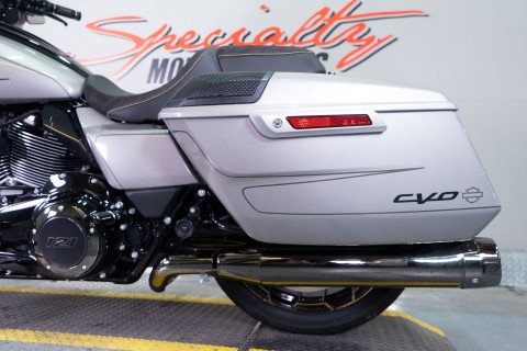 2023 Harley-Davidson CVO™ Street Glide® in Sacramento, California - Photo 10