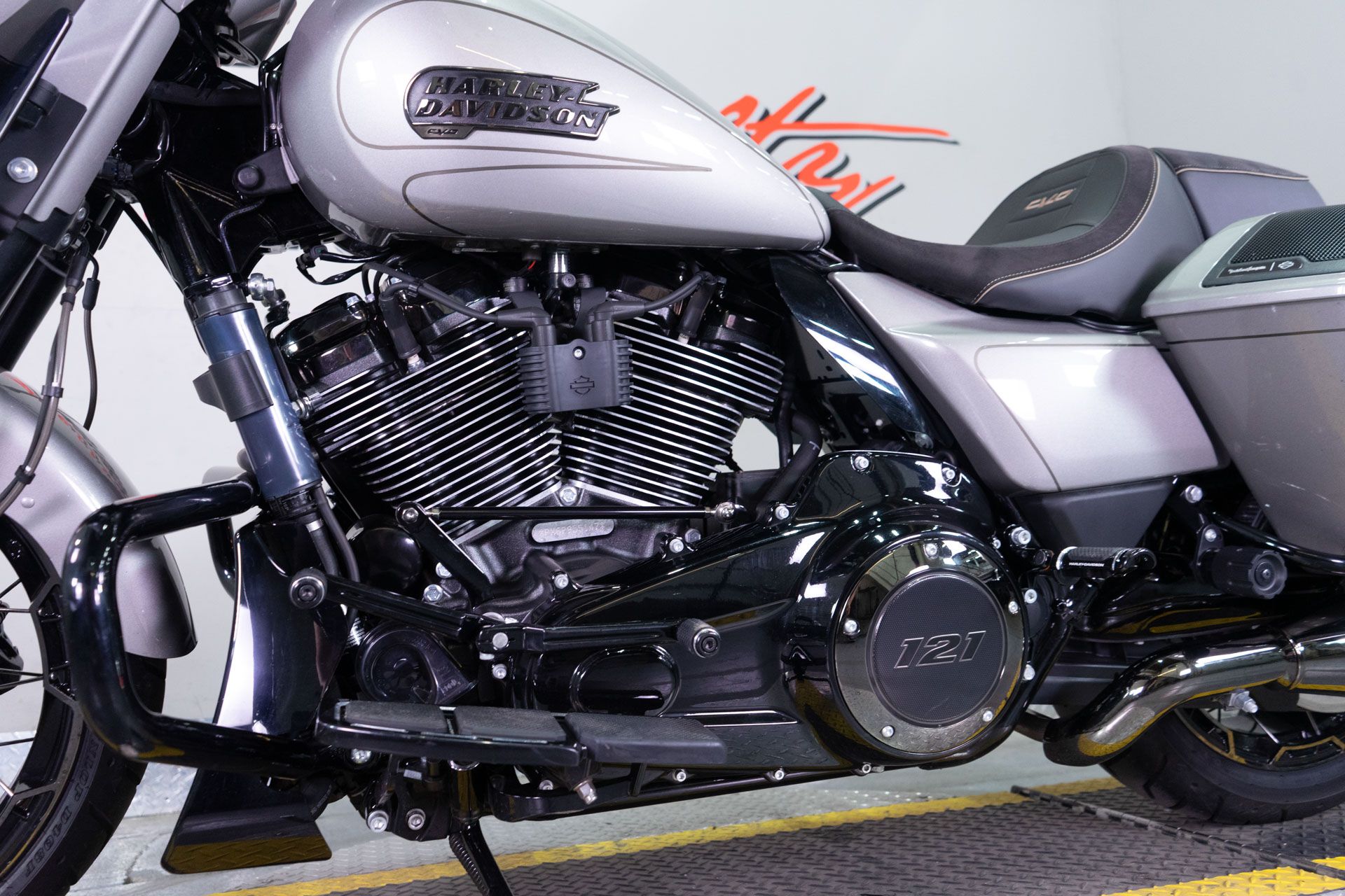 2023 Harley-Davidson CVO™ Street Glide® in Sacramento, California - Photo 12