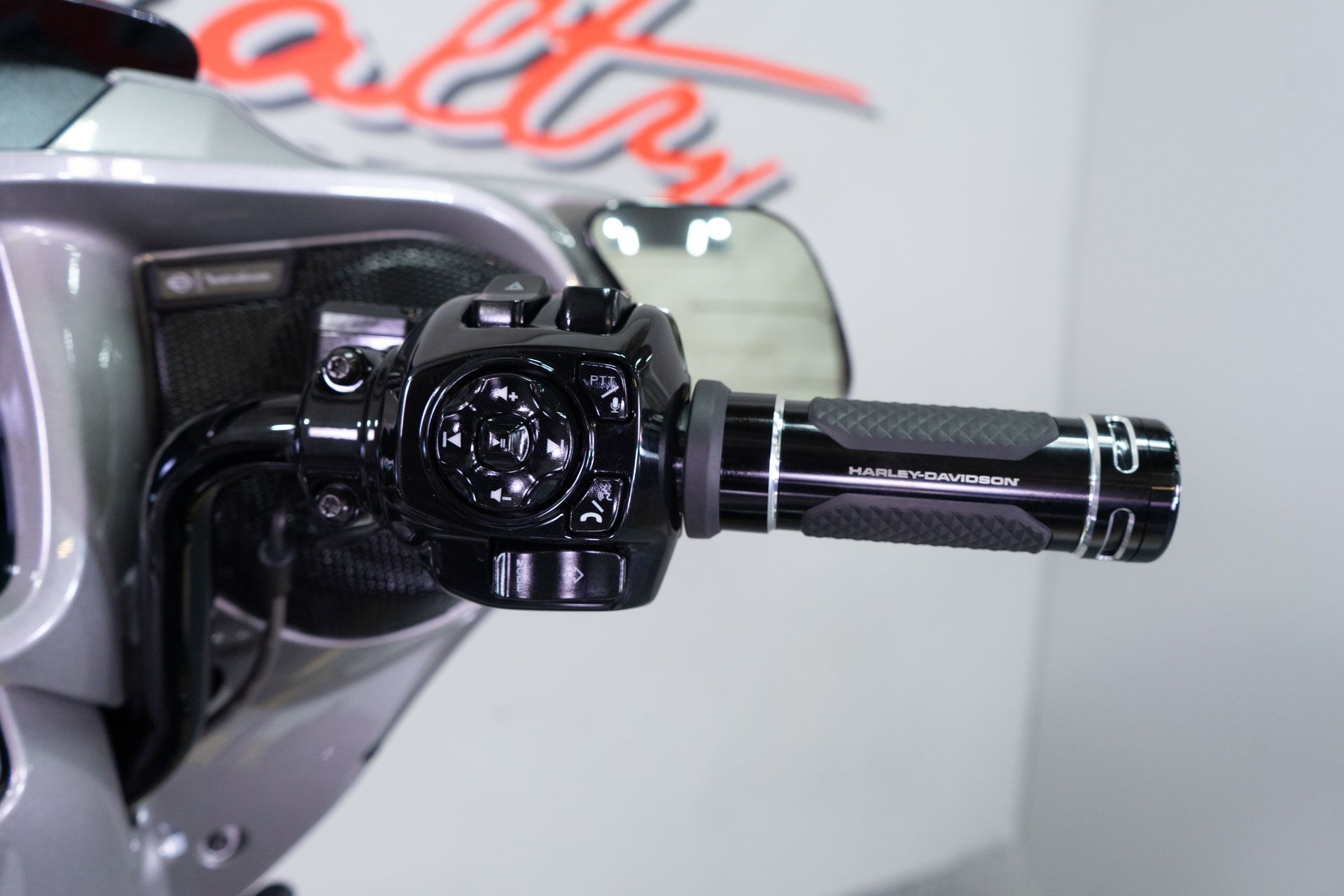 2023 Harley-Davidson CVO™ Street Glide® in Sacramento, California - Photo 14