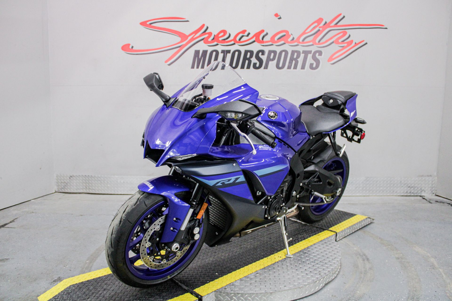 2024 Yamaha YZF-R1 in Sacramento, California - Photo 10