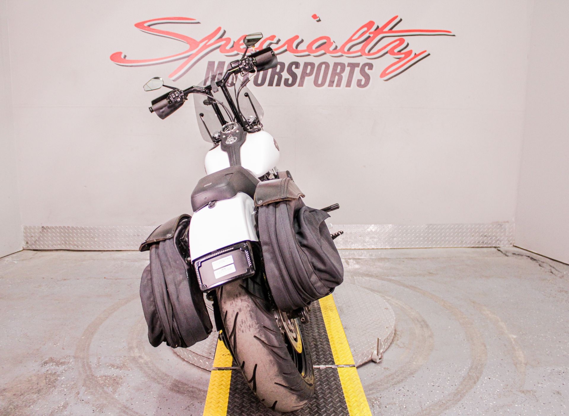 2016 Harley-Davidson DYNA STREET BOB in Sacramento, California - Photo 6