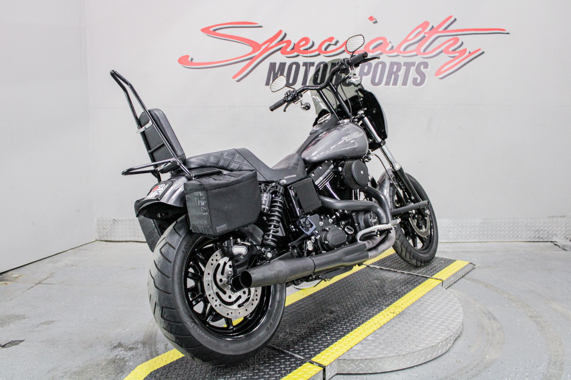 Rear Right Side Angle - Photo 5