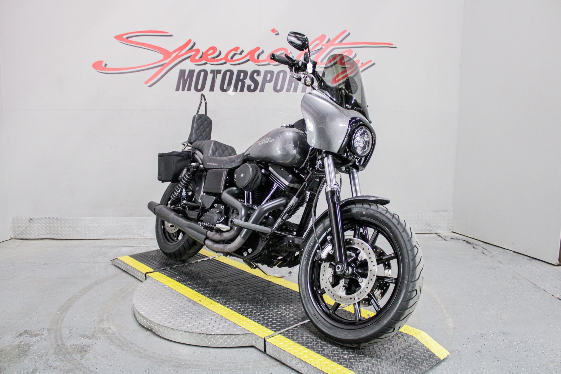 Front Right Side View - Photo 13