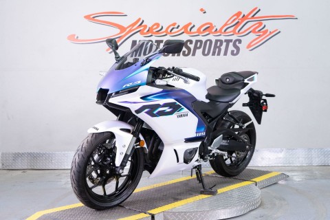 2025 Yamaha YZF-R3 in Sacramento, California - Photo 3
