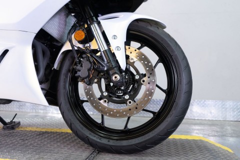 2025 Yamaha YZF-R3 in Sacramento, California - Photo 7