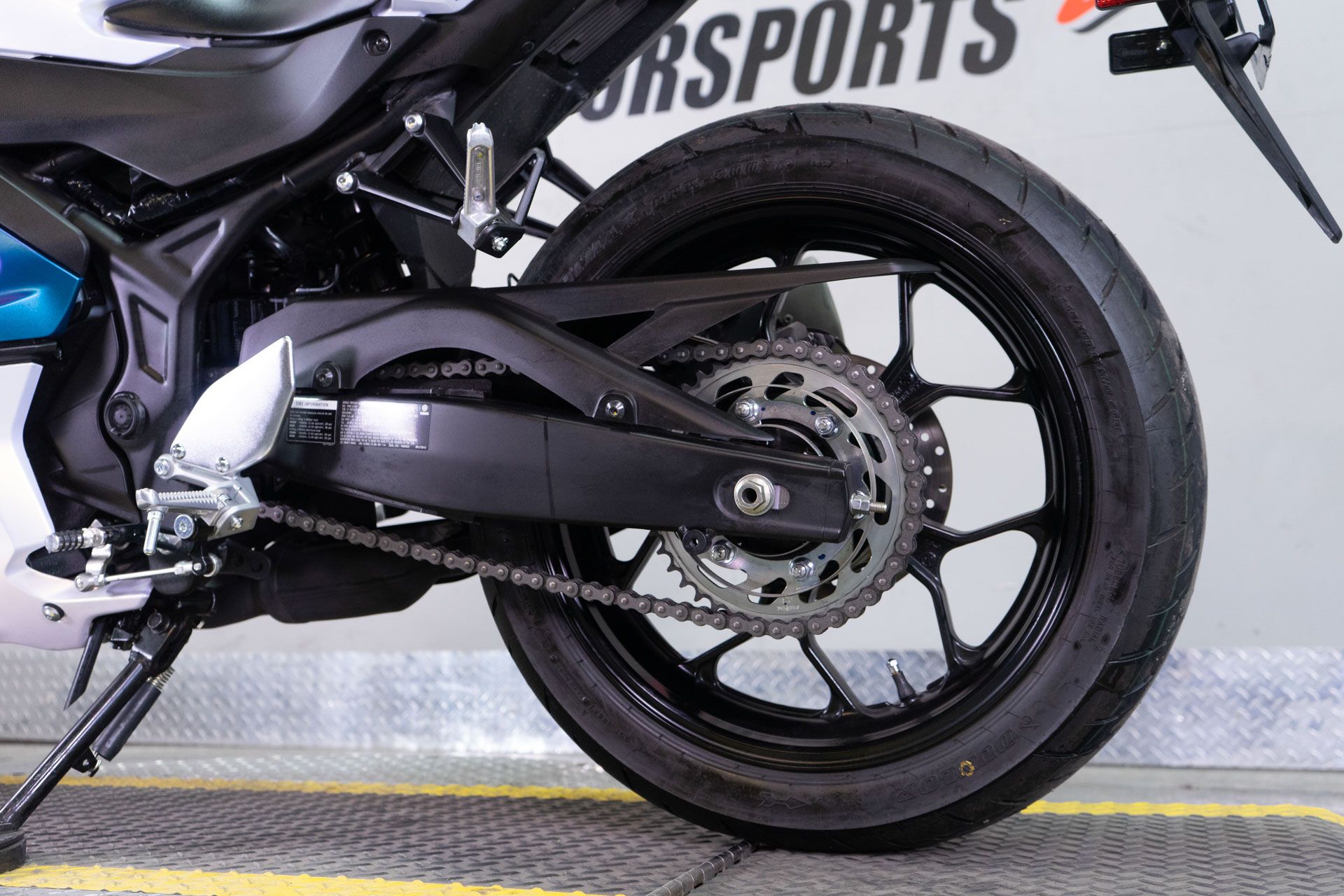 2025 Yamaha YZF-R3 in Sacramento, California - Photo 11