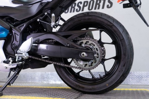 2025 Yamaha YZF-R3 in Sacramento, California - Photo 11