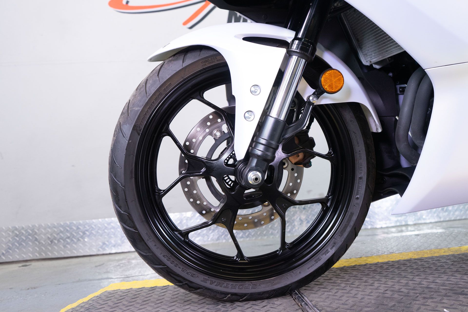 2025 Yamaha YZF-R3 in Sacramento, California - Photo 12