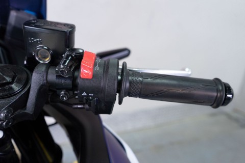 2025 Yamaha YZF-R3 in Sacramento, California - Photo 16