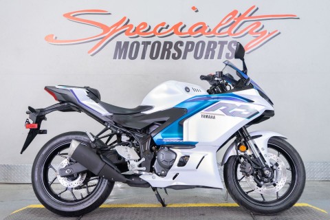 2025 Yamaha YZF-R3 in Sacramento, California - Photo 1