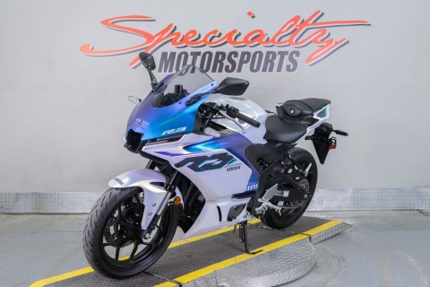 2025 Yamaha YZF-R3 in Sacramento, California - Photo 3