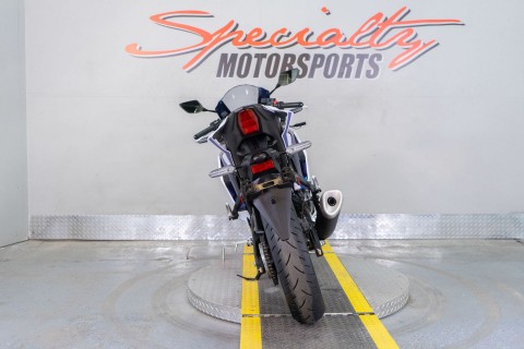 2025 Yamaha YZF-R3 in Sacramento, California - Photo 6