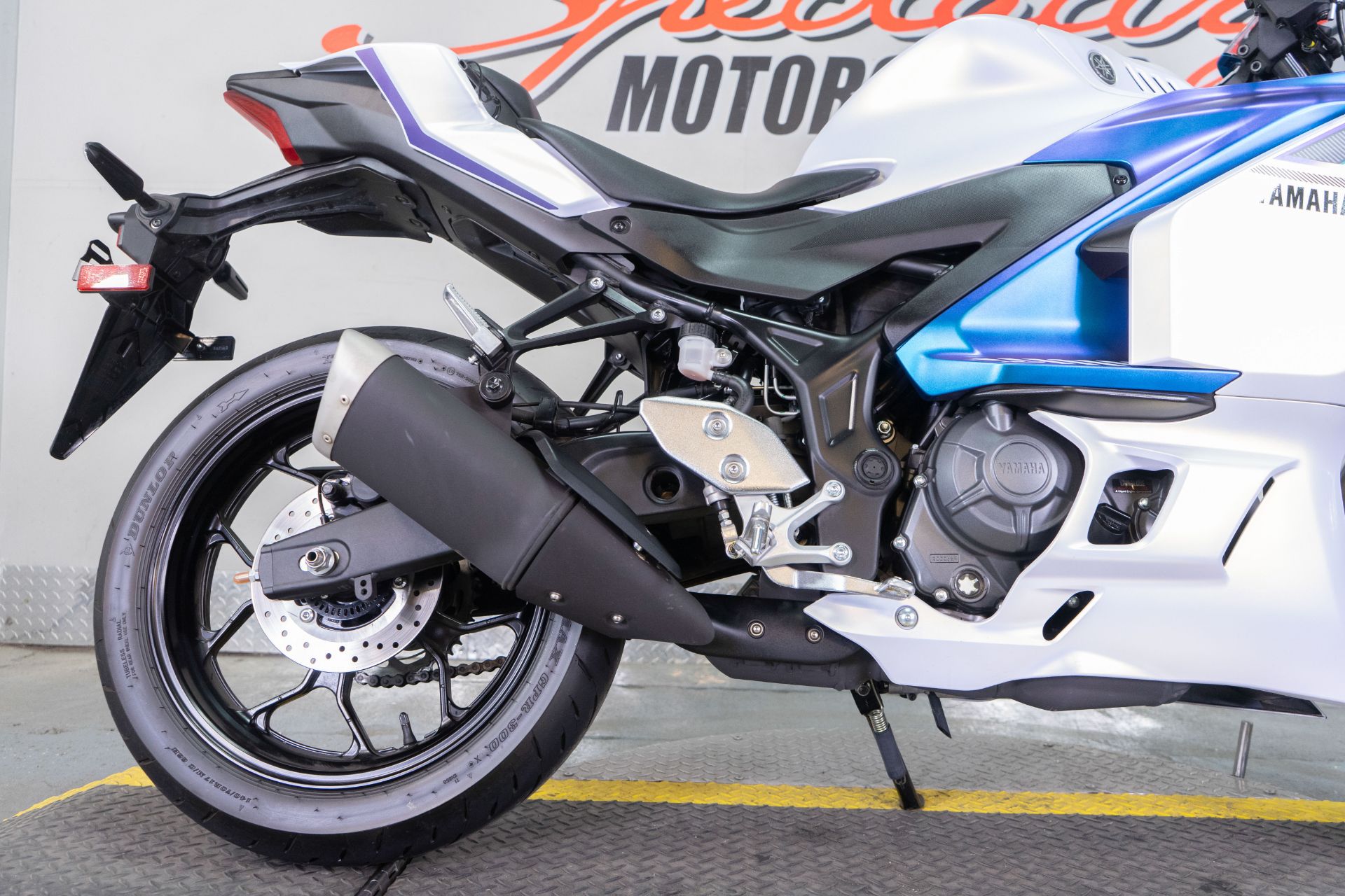 2025 Yamaha YZF-R3 in Sacramento, California - Photo 10