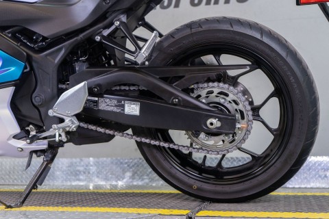 2025 Yamaha YZF-R3 in Sacramento, California - Photo 12