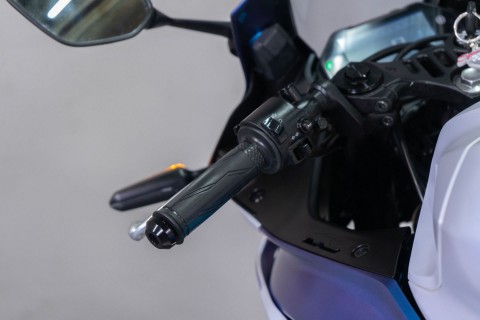 2025 Yamaha YZF-R3 in Sacramento, California - Photo 14