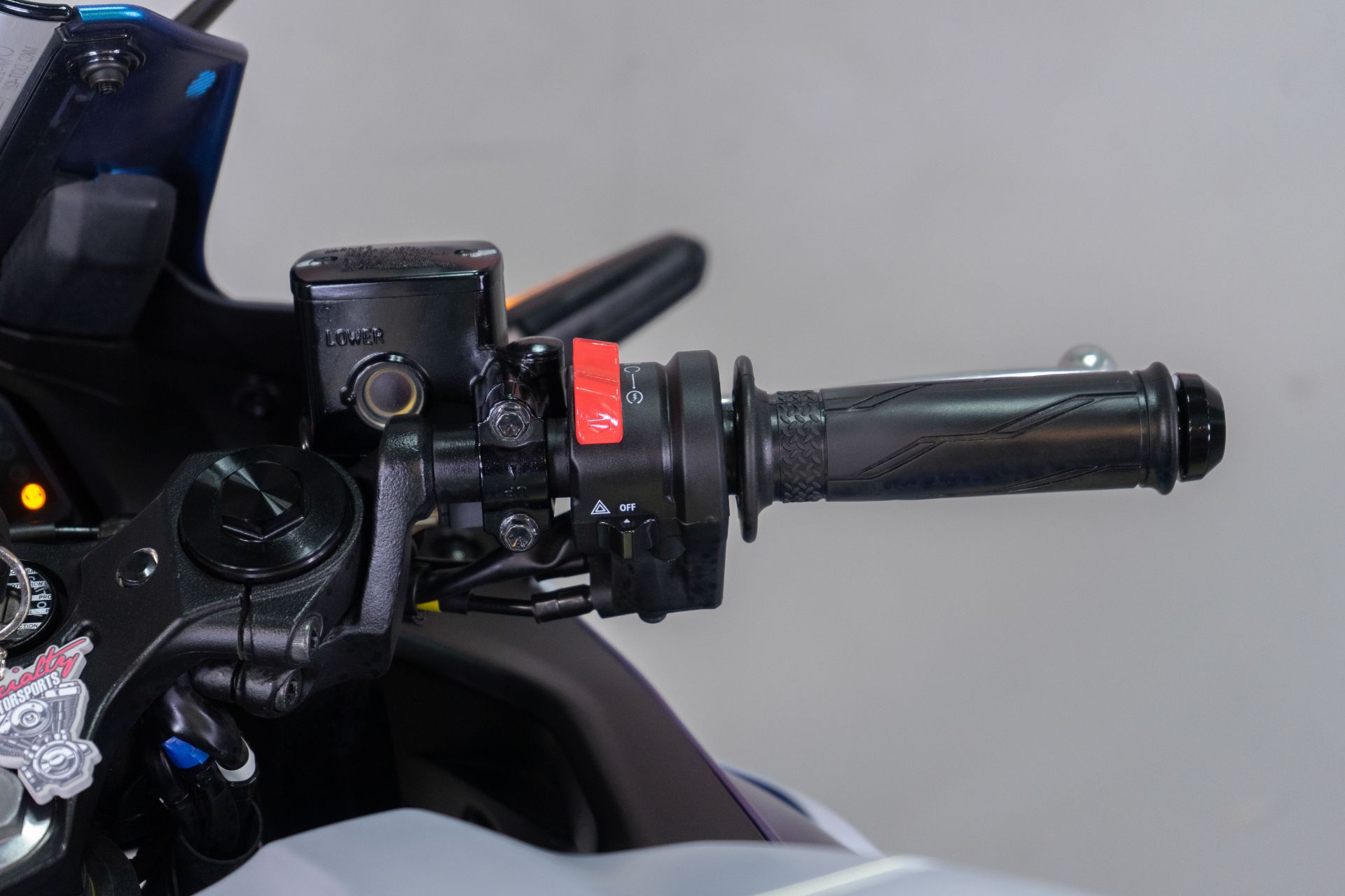 2025 Yamaha YZF-R3 in Sacramento, California - Photo 16