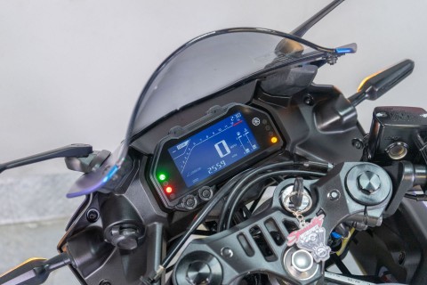 2025 Yamaha YZF-R3 in Sacramento, California - Photo 17