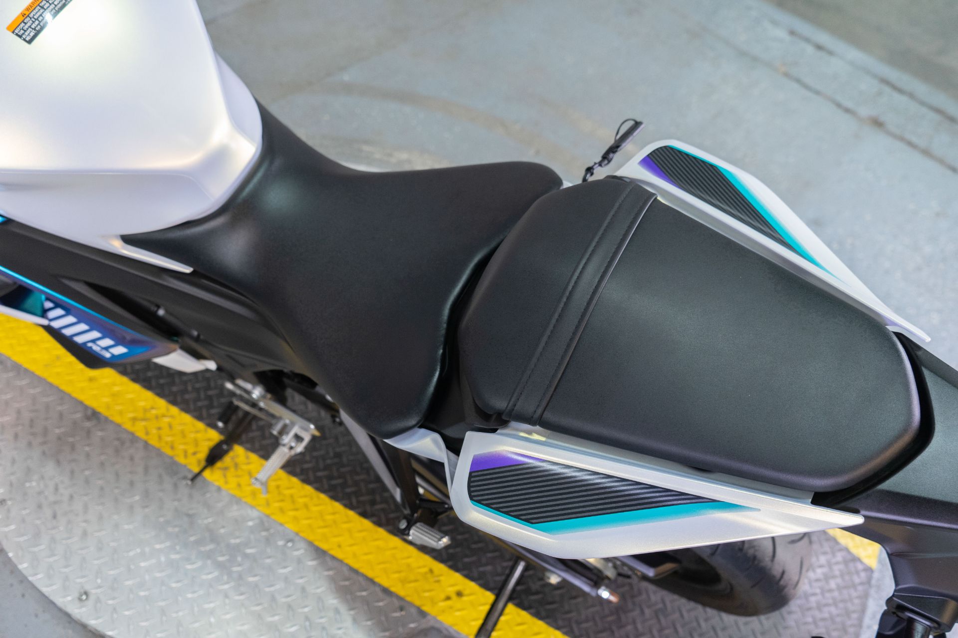 2025 Yamaha YZF-R3 in Sacramento, California - Photo 18