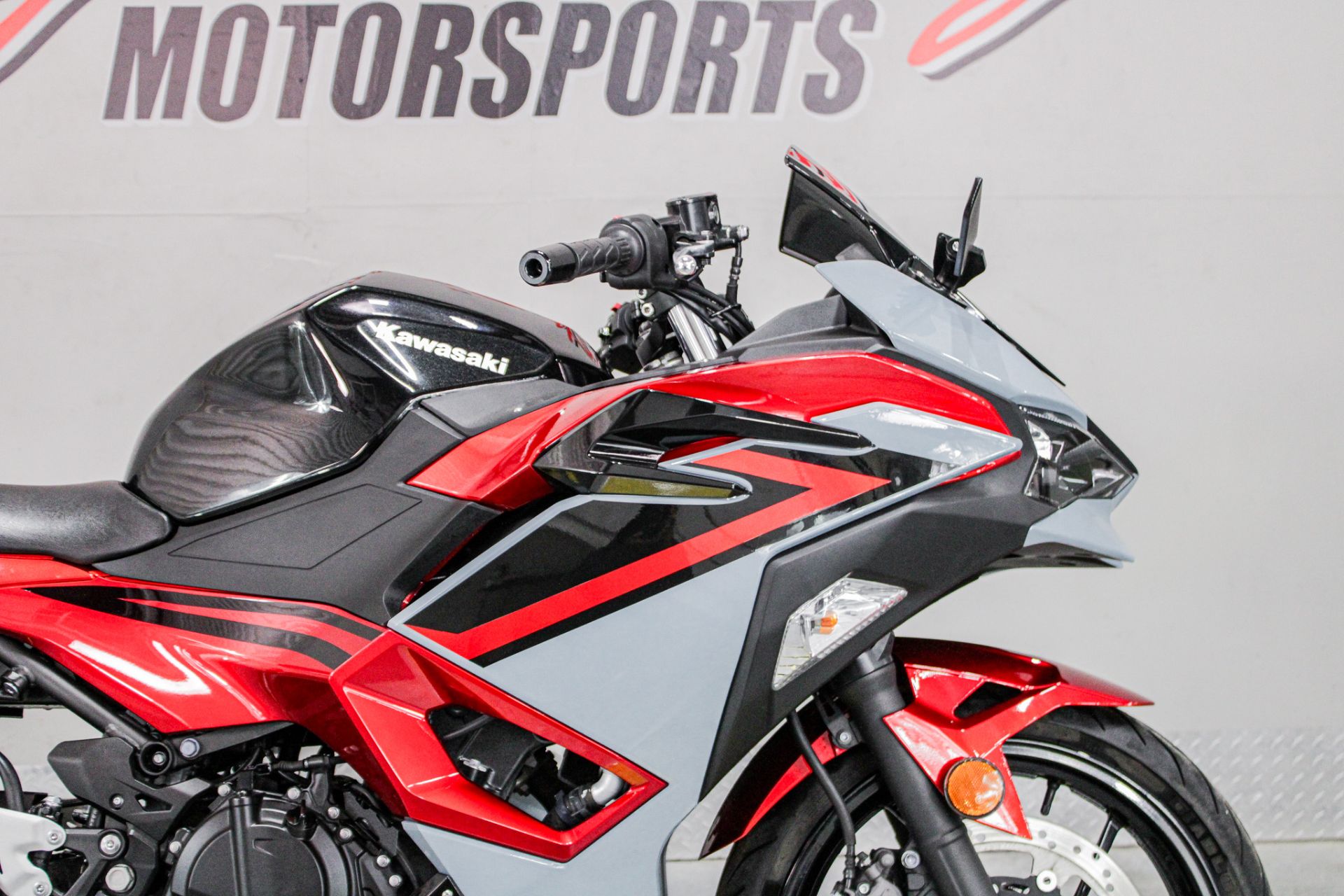 2024 Kawasaki Ninja 500 in Sacramento, California - Photo 2