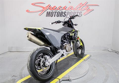 HUS757271 - 2023 - Husqvarna - 701 Supermoto  Rear Right Side Angle - Photo 5