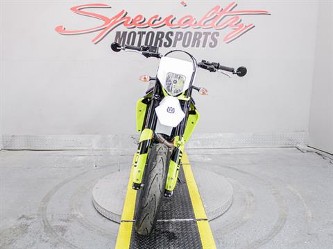 HUS757271 - 2023 - Husqvarna - 701 Supermoto Front View - Photo 12