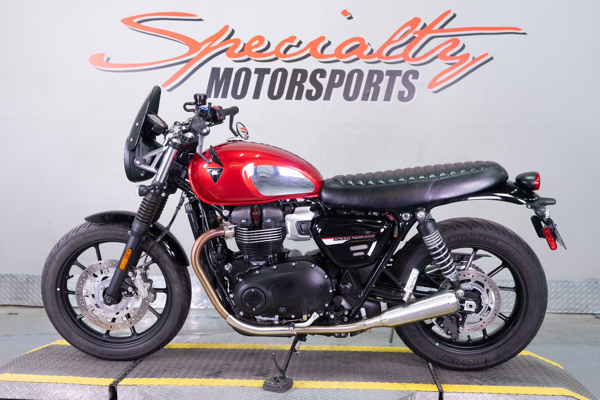 2023 Triumph Speed Twin 900 Chrome Edition in Sacramento, California - Photo 4