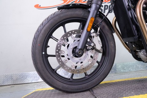 2023 Triumph Speed Twin 900 Chrome Edition in Sacramento, California - Photo 11