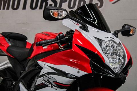 SUZ100250 - 2016 - Suzuki Motor of America Inc. - GSX-R600 Front Right Zoomed In - Photo 14