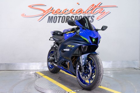 2023 Yamaha YZF-R7 in Sacramento, California - Photo 2